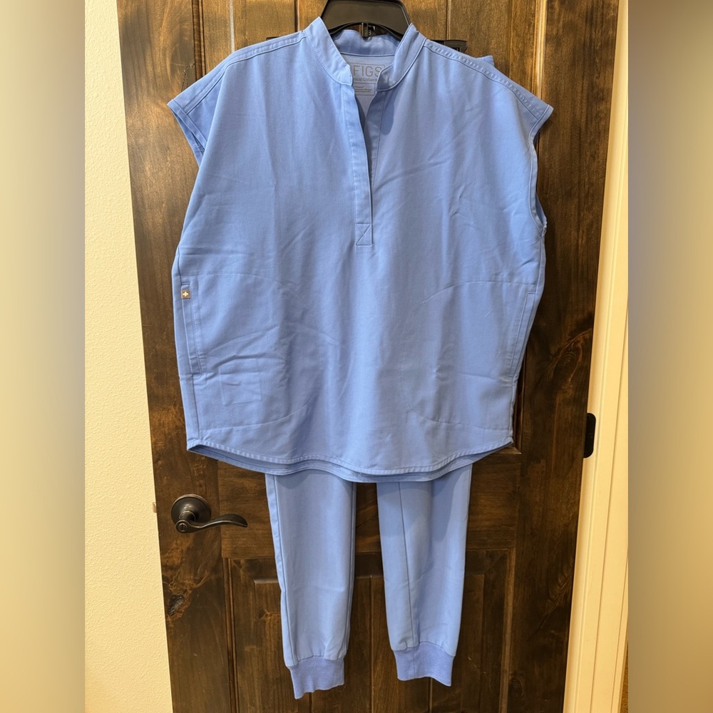 Figs Women's Light Blue Scrub Set